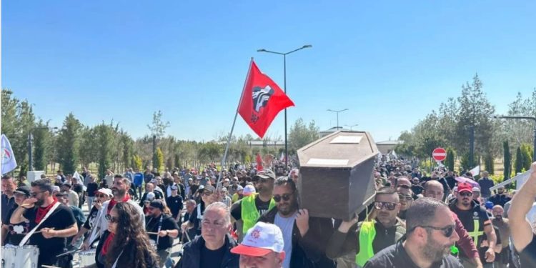 Sendikalar genel grevi askıya aldı: Meclis’in HP gündemiyle açılması halinde grev başlatılacak