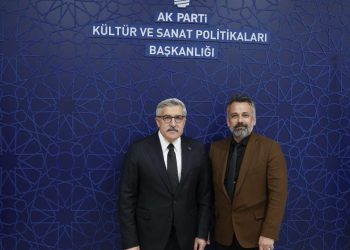 KURUMSALLAŞMIŞ KÜSTAHLIK VE İKİ YÜZLÜLÜK YAŞANIYOR