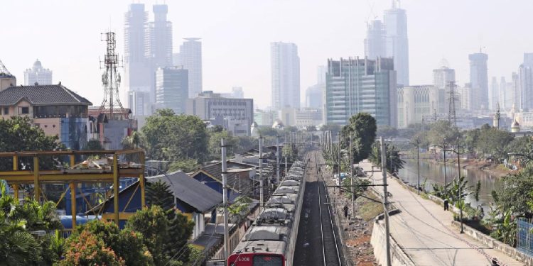 Endonezya’daki tren kazasında ölü sayısı 14’e yükseldi