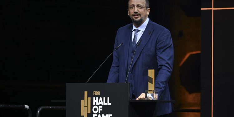 FIBA'nın 2026 Hall of Fame listesine seçilen Hidayet Türkoğlu onurlandırıldı