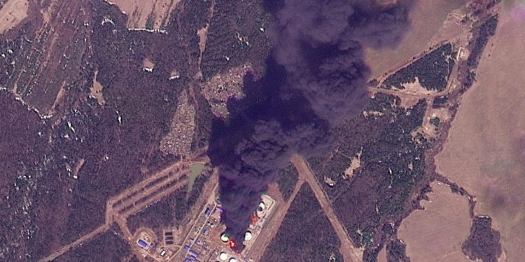 Ukrayna’dan 1500 kilometre mesafedeki Rus petrol tesisine dron saldırısı