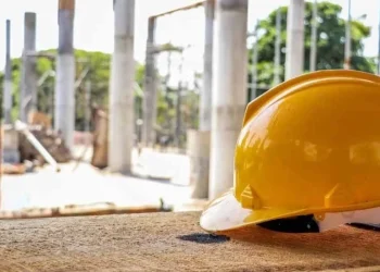 Dörtyol’da Acı Olay: 6. Kattan Düşen Pakistanlı Genç İşçi Hayatını Kaybetti