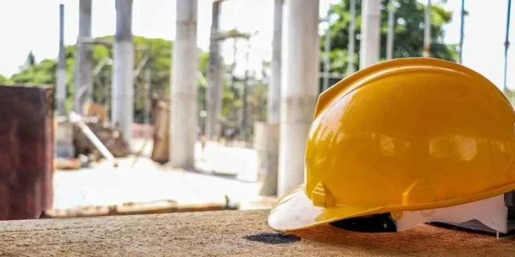 Dörtyol’da Acı Olay: 6. Kattan Düşen Pakistanlı Genç İşçi Hayatını Kaybetti