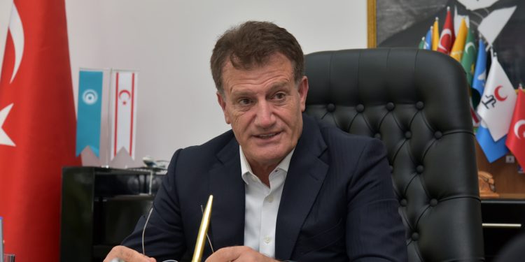 Arıklı’dan beraat eden Mesarya Belediye Başkanı Latif’e geçmiş olsun mesajı