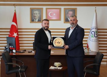 Beyarmudu Belediye Başkanı Bebek, Arnavutköy Belediye Başkanı Candaroğlu’nu ziyaret etti