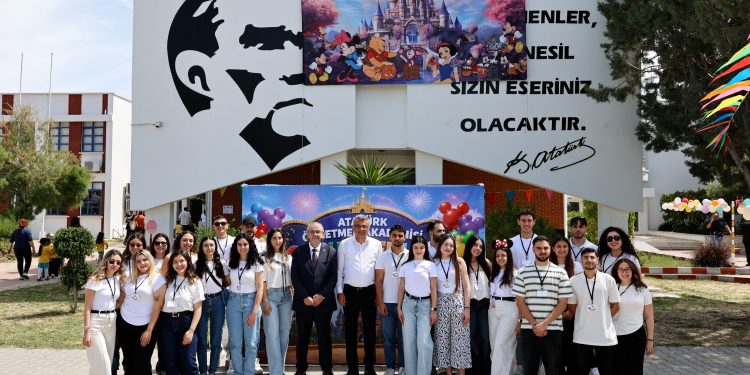 Cumhurbaşkanı Erhürman, Atatürk Öğretmen Akademisi’nde çocuk şenliğine katıldı