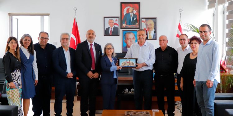 Uluçay, Adana Büyükşehir Belediyesi heyetini kabul etti
