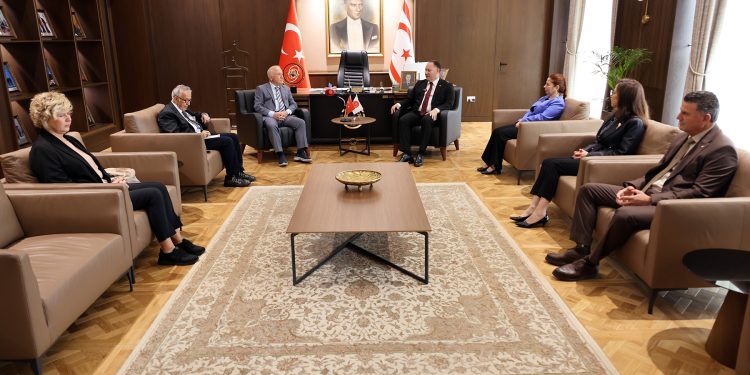 Öztürkler: Rumlar milli gelirini refah yerine silaha harcıyor