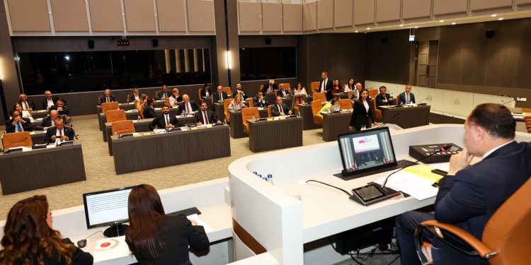 Meclis’te iki yasa tasarısı oy çokluğuyla onaylandı… Berova: 20 Milyar TL’nin üzerinde gelir bekliyoruz