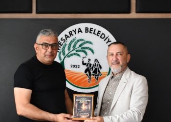 Kıbrıs Türk Halk Dansları Federasyonu Başkanı Kadirağa, Mesarya Belediye Başkanı Latif’i ziyaret etti