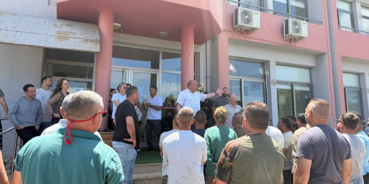 Erenköy-Karpaz Belediye Başkanı Bakırcı personel ile bayramlaştı