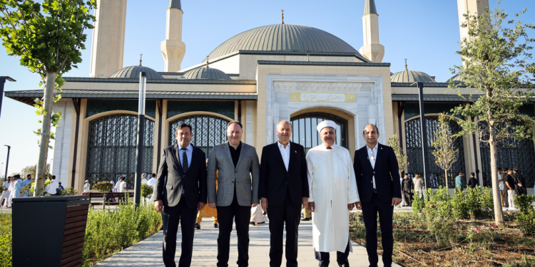 Öztürkler: Bayramlar birlik ve beraberliğimizi güçlendiren en önemli değerlerimizdir