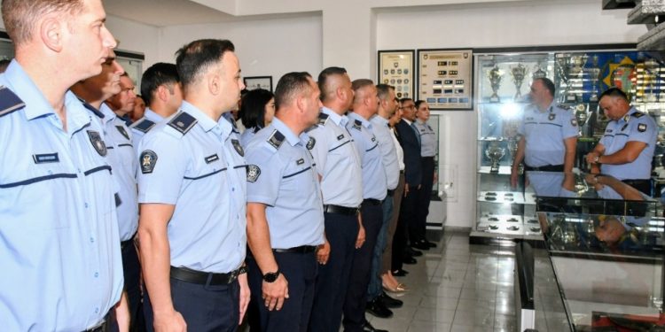 Polis Genel Müdürü Adalıer, personel ile bayramlaştı