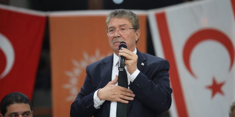 Üstel: Dev yol projeleri ve hastane yatırımları hız kesmeden sürüyor 