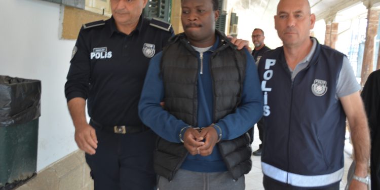 Uyuşturucu satışı ve tasarrufundan yargılanan sanığa 1 yıl 6 ay hapis