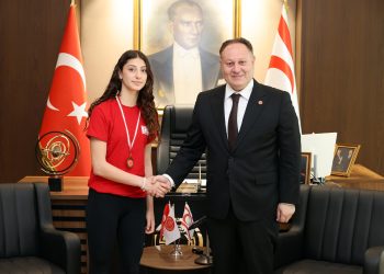 Öztürkler: Fırsat verildiğinde gençlerimiz kendini gösteriyor