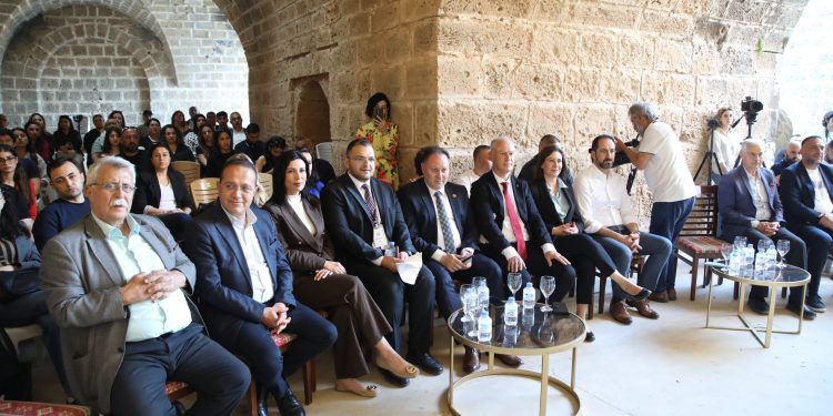 Öztürkler: Gençler bize örnek oldular