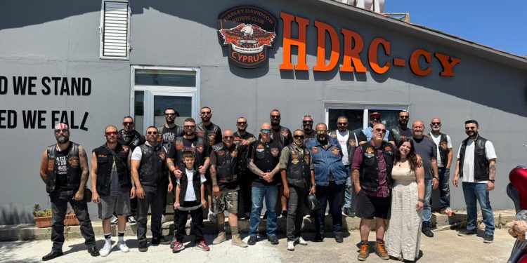 HDRC Cyprus üyeleri bayramda çocukları sevindirdi