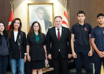 Öztürkler: İzolasyonlara rağmen gençlerimiz başarılarını sürdürüyor