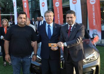 UBP Piyangosu talihlisine arabası teslim edildi