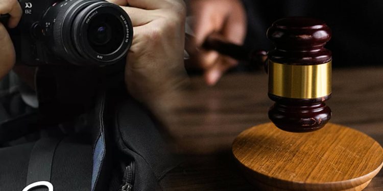 Mahkemelerde fotoğraf çekmek ve açık isim yazmak yasaklandı