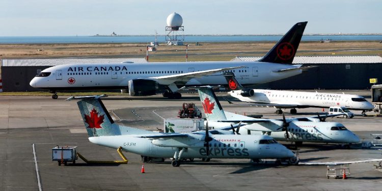 Air Canada yakıt krizi nedeniyle uçuşlarını azaltıyor