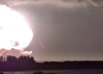 NASA’ın ay planlarına ağır darbe: New Glenn roketinin patlaması neyi etkiledi?