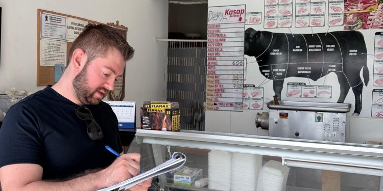 Veteriner Dairesi kasapları denetledi… 35 kilogram et ve et ürünü imha edildi