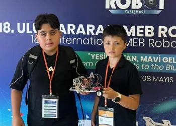 Hala Sultan İlahiyat Koleji öğrencileri Uluslararası MEB Robot Yarışması’nda ilk 10’a girdi
