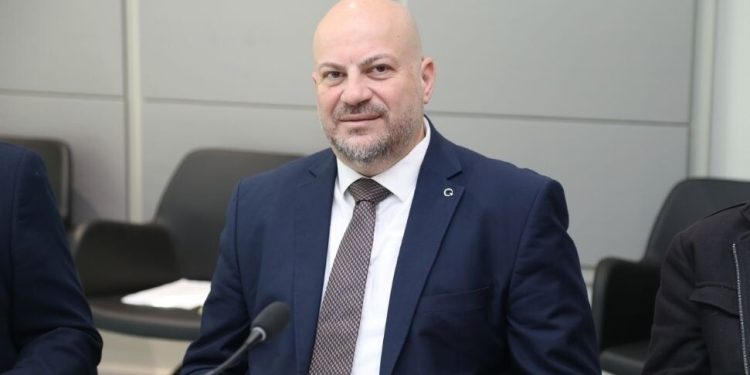 Küçük: Ev içi şiddet kader değildir, sessiz çığlığı duymak gerekir