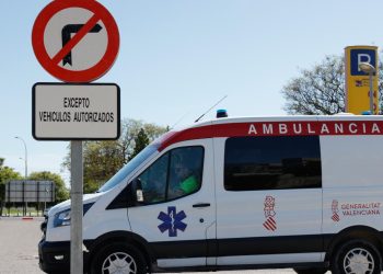 İspanya hantavirüs vakalı gemideki yolcuları karantina altında tahliye edecek