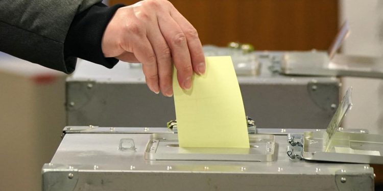İngiltere’de halk yerel seçimler için sandık başında