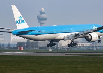 KLM kabin memuru hantavirüs şüphesiyle hastaneye kaldırıldı