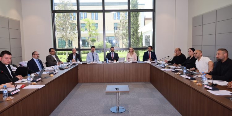 İdari, Kamu ve Sağlık İşleri Komitesi toplandı