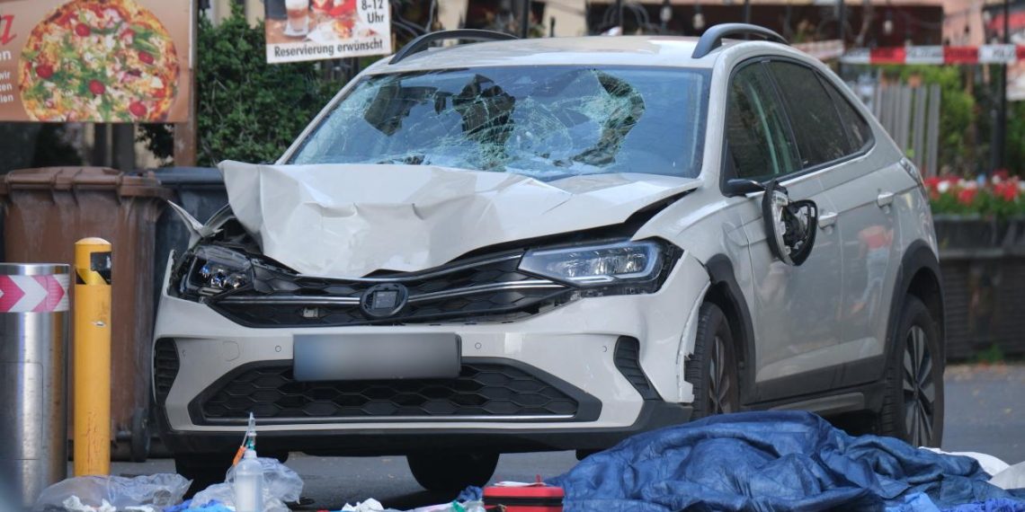 Almanya’da bir araç, yayaların arasına daldı: 2 ölü, 8 yaralı