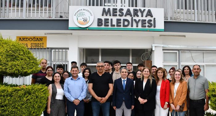 Mesarya Belediye Başkanı Latif, gençlerle bir araya geldi