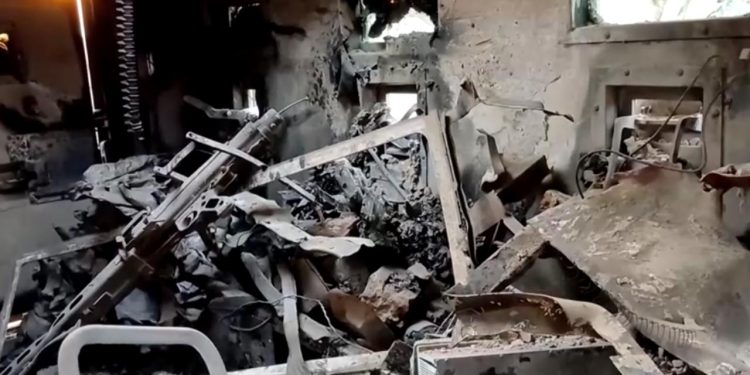 Pakistan’da düzenlenen intihar saldırısında 12 polis hayatını kaybetti