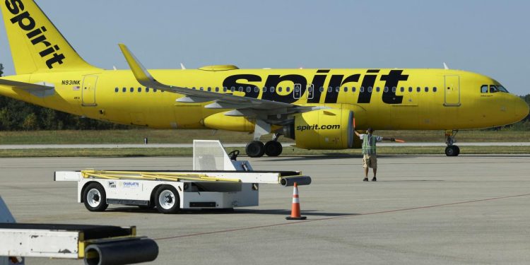 Yakıt krizi nedeniye Spirit Airlines tüm uçuşlarını iptal etti