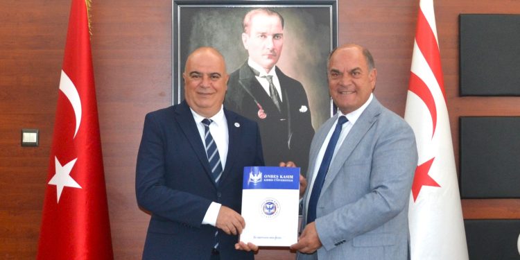 Değirmenlik-Akıncılar Belediyesi ile Onbeş Kasım Kıbrıs Üniversitesi eğitim protokolü imzaladı