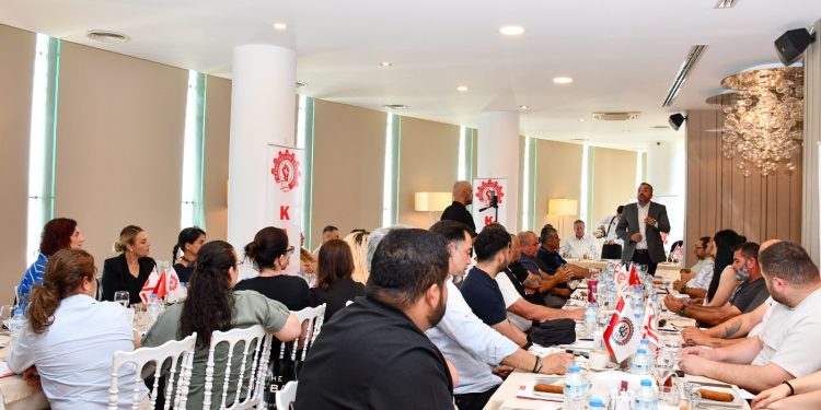 Kamu-İş’in düzenlediği, “Toplu İş Sözleşmesi Yasası ve Uygulamaları” panelinin ikincisi yapıldı