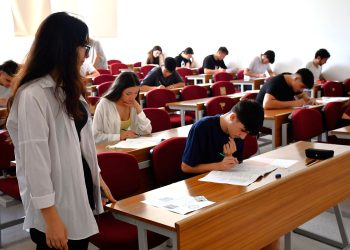 DAÜ giriş ve burs sınavı yapıldı