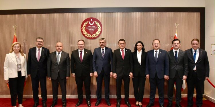 Meclis Başkanı Öztürkler, Türkiye İçişleri Bakanı Çiftçi’yi kabul etti