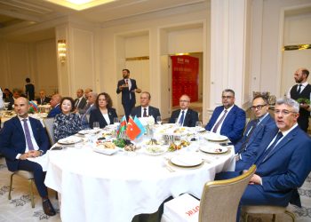 Dünya Türk İş Konseyi, iş insanları ve devlet yetkililerini Bakü’de buluşturdu