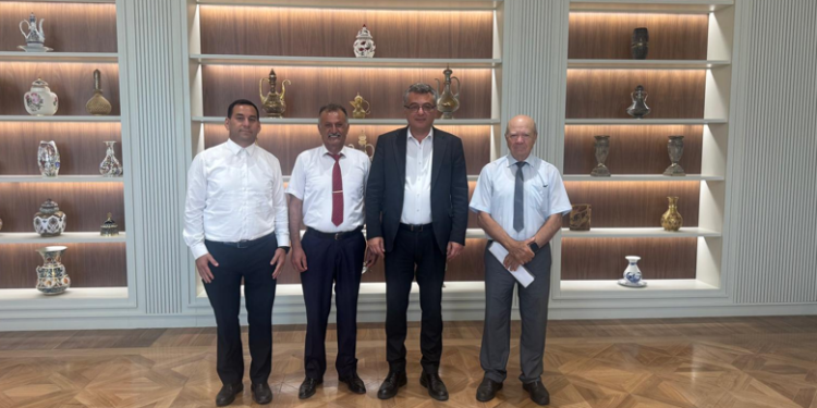 Lefke Çevre ve Ekoloji Derneği, Erhürman’a rapor sundu
