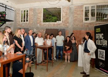 Cumhurbaşkanı Tufan Erhürman ve eşi Nilden Bektaş Erhürman, Genç Kültür Kollektifi’nin tanıtım etkinliğine katıldı