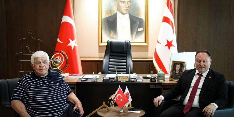 Öztürkler: “Tarih çalışmaları kurumsal yapıya kavuşturulmalı”