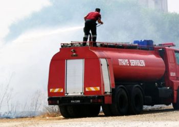 Gazimağusa’da peş peşe yangınlar: Balyalar, tarım ekipmanları ve yapı malzemeleri zarar gördü