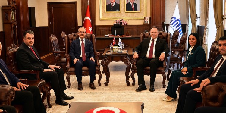Öztürkler: Malatya doğunun parlayan yıldızı