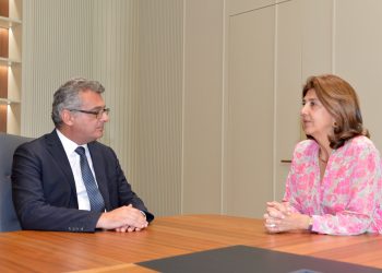 Holguin-Erhürman görüşmesi başladı