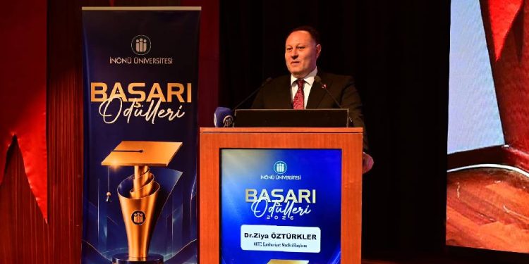 Öztürkler: Üniversiteler, toplumun geleceğini şekillendiren merkezlerdir